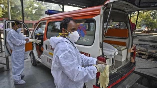 Karnataka has one of the lowest coronavirus case counts in the country, compared to neighbouring Tamil Nadu, which with over 50,000 cases is now at second spot and among the worst-hit states by the pandemic. (Image used for representation). (BIPLOV BHUYAN/HT PHOTO.) Karnataka has one of the lowest coronavirus case counts in the country, compared to neighbouring Tamil Nadu, which with over 50,000 cases is now at second spot and among the worst-hit states by the pandemic. (Image used for representation). (BIPLOV BHUYAN/HT PHOTO.)