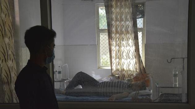 As per the Ministry guidelines, very mild and pre-symptomatic Covid-19 patients can opt for home isolation provided the patient has a room to himself/herself with toilet facility and has an adult attendant /caregiver. (Sakib Ali/HT file photo. Representative image) As per the Ministry guidelines, very mild and pre-symptomatic Covid-19 patients can opt for home isolation provided the patient has a room to himself/herself with toilet facility and has an adult attendant /caregiver. (Sakib Ali/HT file photo. Representative image)