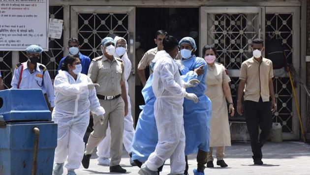 The study said 116 patients reported reduction of taste and/or smell, while 113 participants noted they had taste reduction and 85 with smell reduction.(Sonu Mehta/HT PHOTO) The study said 116 patients reported reduction of taste and/or smell, while 113 participants noted they had taste reduction and 85 with smell reduction.(Sonu Mehta/HT PHOTO)