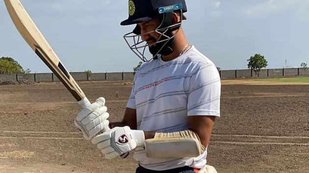 Cheteshwar Pujara all set to have a go in the nets.(Pujara’s Instagram Image)