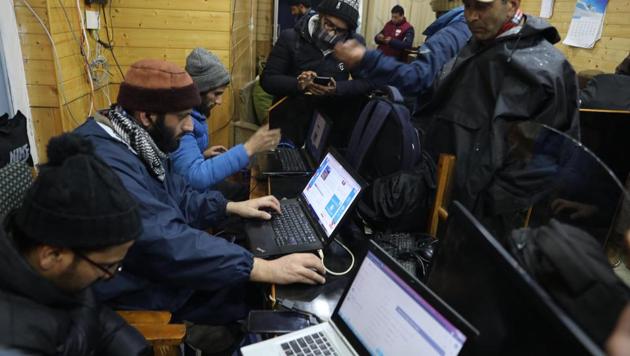 When Majid Lone, an undergraduate student of Islamia College of Science and Commerce (ICSC) in Srinagar woke up on Sunday, he found there was no internet service on his mobile as an encounter had started in Zadibal area of the city. (Image used for representation).(HT PHOTO.) When Majid Lone, an undergraduate student of Islamia College of Science and Commerce (ICSC) in Srinagar woke up on Sunday, he found there was no internet service on his mobile as an encounter had started in Zadibal area of the city. (Image used for representation).(HT PHOTO.)
