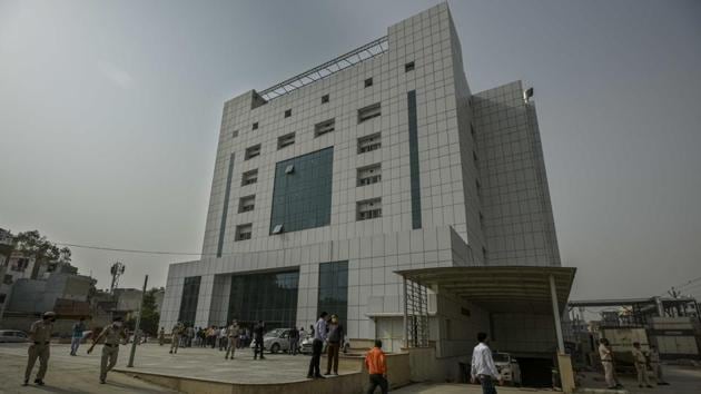 A view of the Burari Hospital which is being turned into a quarantine facility for Covid-19 patients in New Delhi on June 19. the capital spent last week rapidly scaling up its testing capacity with the use of faster Covid-19 antigen tests. Delhi has also working on its capacity to accommodate Covid-19 patients. (Biplov Bhuyan / HT Photo) A view of the Burari Hospital which is being turned into a quarantine facility for Covid-19 patients in New Delhi on June 19. the capital spent last week rapidly scaling up its testing capacity with the use of faster Covid-19 antigen tests. Delhi has also working on its capacity to accommodate Covid-19 patients. (Biplov Bhuyan / HT Photo)
