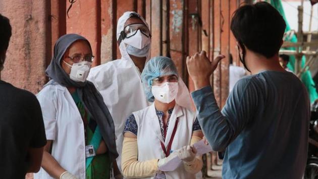 File photo: Family members of a person who tested positive for Covid-19 being taken to a quarantine facility in Jaipur, Rajasthan. (Himanshu Vyas / Hindustan Times) File photo: Family members of a person who tested positive for Covid-19 being taken to a quarantine facility in Jaipur, Rajasthan. (Himanshu Vyas / Hindustan Times)
