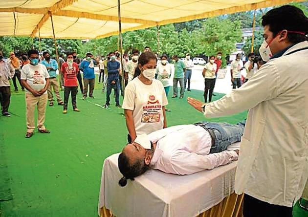 Over the next five days, these volunteers will be taught about human anatomy and to measure vital indicators. (Sanchit Khanna/HT Photo) Over the next five days, these volunteers will be taught about human anatomy and to measure vital indicators. (Sanchit Khanna/HT Photo)
