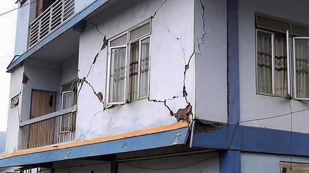 Cracks are seen on a building, after an earthquake of 5.3 magnitude hit Mizoram in Champhai district on Monday, June 22, 2020.(PTI File Photo)