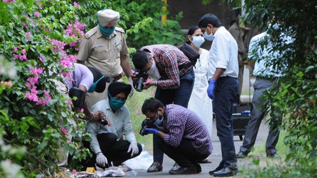 The feet were first spotted by a bank employee who was taking a walk in the area after lunch on Tuesday. (HT FILE) The feet were first spotted by a bank employee who was taking a walk in the area after lunch on Tuesday. (HT FILE)