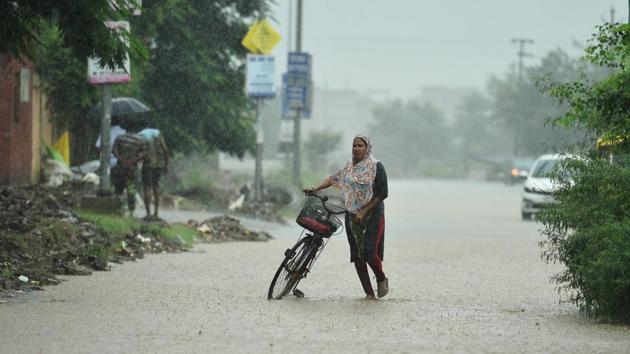 Photos: Delhi-NCR marks monsoon’s arrival with heavy rains | Hindustan ...