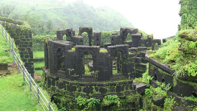 An order has been issued restricting people from visiting forts like Torna and Rajgad. (HT PHOTO) An order has been issued restricting people from visiting forts like Torna and Rajgad. (HT PHOTO)
