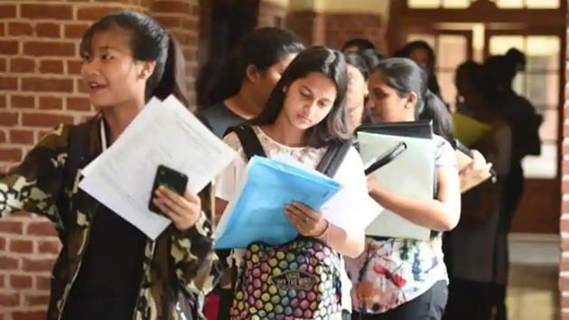 The board, however, said those in class 12 can either take exams later or move ahead with the internal assessment based on their performance in the last three internal exams. (Raj K Raj/HT photo) The board, however, said those in class 12 can either take exams later or move ahead with the internal assessment based on their performance in the last three internal exams. (Raj K Raj/HT photo)