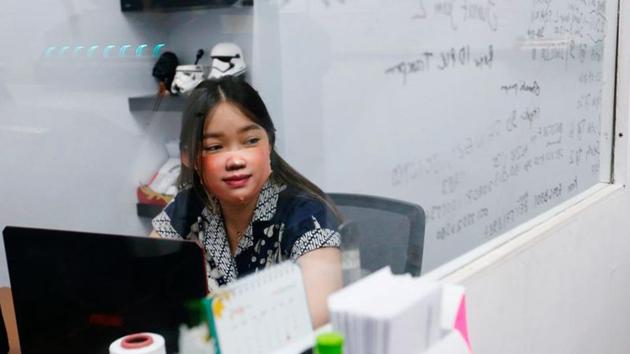 A worker wears a protective face design mask at a printing shop, amid the coronavirus disease (COVID-19) outbreak, in Jakarta, Indonesia June 23, 2020.(REUTERS) A worker wears a protective face design mask at a printing shop, amid the coronavirus disease (COVID-19) outbreak, in Jakarta, Indonesia June 23, 2020.(REUTERS)