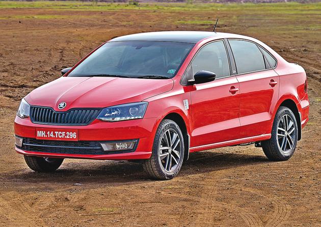 Багажник Amos Koala Wind и бокс Terra Drive на Skoda Rapid | Купить в Киеве ➽ Carstyle