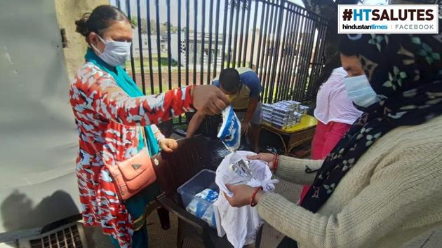 Moo Day milk packets being distributed during lockdown. (HT photo)