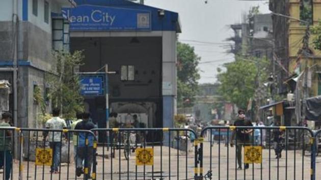 The police quickly reached their house, broke open the door and took them to a state-run hospital where their condition is stable now.(HT photo)