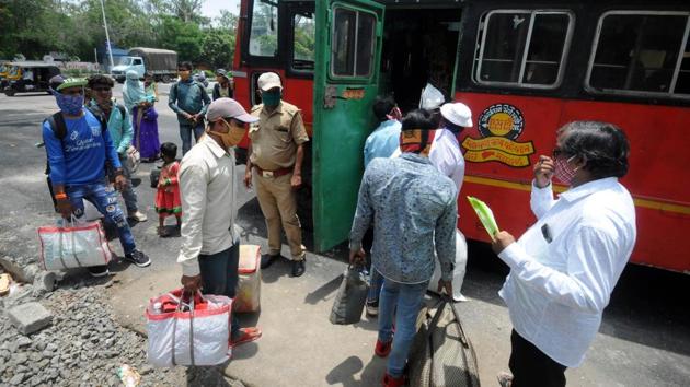 Migrants headed to their homes in Madhya Pradesh and Jharkhand, at the State Transport depot in Wakdewadi in Pune, Maharashtra, India, on Friday, June 26, 2020. (HT PHOTO) Migrants headed to their homes in Madhya Pradesh and Jharkhand, at the State Transport depot in Wakdewadi in Pune, Maharashtra, India, on Friday, June 26, 2020. (HT PHOTO)