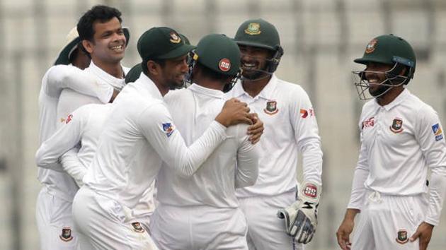 Players of the Bangladesh cricket team celebrate a wicket. (Getty Images) Players of the Bangladesh cricket team celebrate a wicket. (Getty Images)