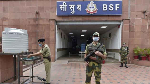 According to the BSF, the number of cases in the force stands at 944 including 302 active cases, 637 recoveries, and 5 deaths.(PTI file photo)