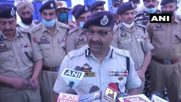 Jammu and Kashmir’s Director General of Police Dilbagh Singh said attempts by Pakistan to infiltrate terrorists from launch pads across the Line of Control will be foiled.(ANI)