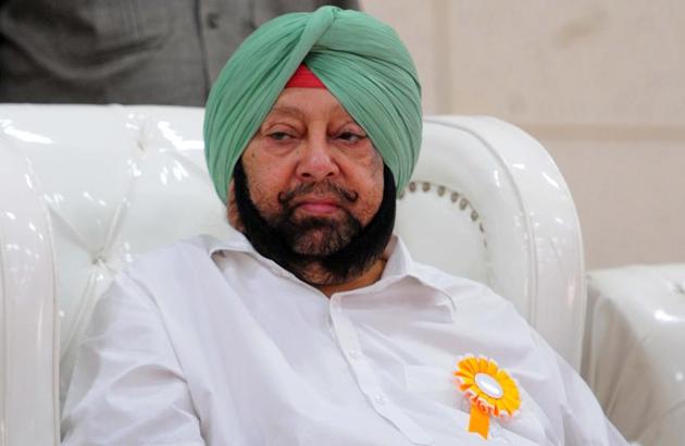 Captain Amarinder Singh on Tuesday told his cabinet to arrive at a consensus soon and decide the schedule for elections. (HT FILE) Captain Amarinder Singh on Tuesday told his cabinet to arrive at a consensus soon and decide the schedule for elections. (HT FILE)