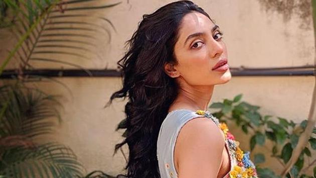 Actor Sobhita Dhulipala says she can’t choose any one medium as better between films and OTT platforms, as the debate about releasing films on the latter rages on. Actor Sobhita Dhulipala says she can’t choose any one medium as better between films and OTT platforms, as the debate about releasing films on the latter rages on.