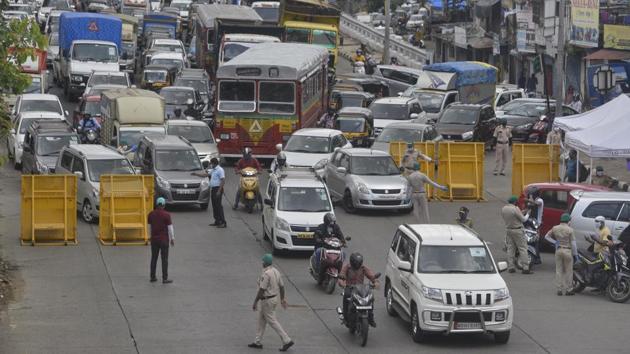 Traffic snarl at a police check post in Kandivali, Mumbai. The recovery rate in India, the fourth worst-hit country in the world, improved to 59.43% as 13,157 patients were cured between June 30 and July 1 morning, reported HT. (Satyabrata Tripathy / HT Photo)