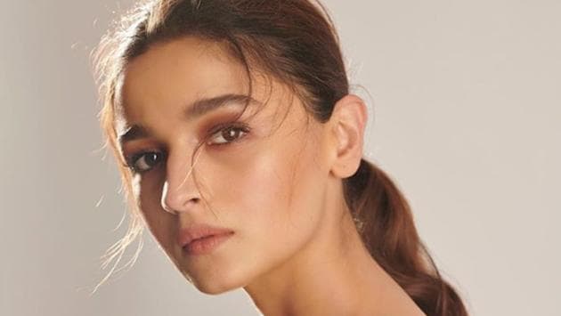 Alia Bhatt said in her note that cinema was a great unifier.