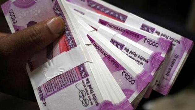 Forex traders said positive domestic equities and weak US currency supported the local unit. Moreover, investor sentiment strengthened after Pfizer reported encouraging vaccine test results. (REUTERS) Forex traders said positive domestic equities and weak US currency supported the local unit. Moreover, investor sentiment strengthened after Pfizer reported encouraging vaccine test results. (REUTERS)