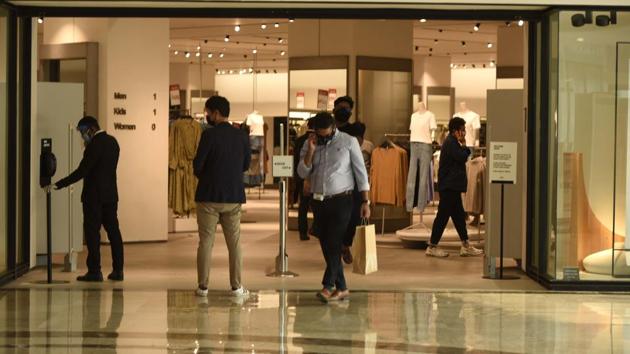 According to a report by HT, malls located on Golf Course Road, MG Road and Sohna Road reported around 20% of their usual footfall on July 1, with a significant number of shops opting to wait and watch for now and voluntarily remaining shut. (Parveen Kumar / HT Photo)
