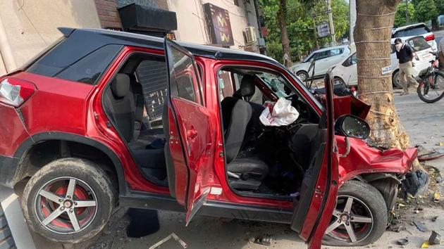 The complainant, constable Boota Singh, had stated that he was on patrolling duty near Guru Nanak Public School when he saw a Maruti Suzuki Brezza car crashing into a tree in Sarabha Nagar. (HT FILE) The complainant, constable Boota Singh, had stated that he was on patrolling duty near Guru Nanak Public School when he saw a Maruti Suzuki Brezza car crashing into a tree in Sarabha Nagar. (HT FILE)