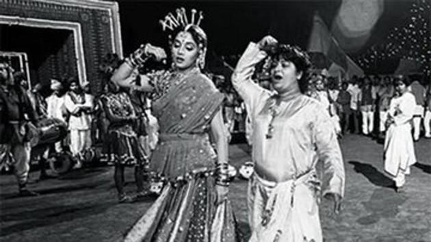 Saroj, the oldest of four sisters and one brother, entered the film industry when she was just three years old. She made her debut with Nazrana and became a popular child artiste. Here she is seen with Madhuri Dixit on the sets of Anjaam.