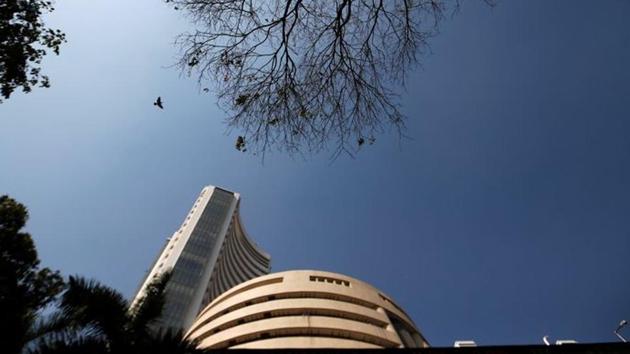 A bird flies past the Bombay Stock Exchange (BSE) building in Mumbai, India, January 31, 2020. REUTERS/Francis Mascarenhas/File Photo(REUTERS)