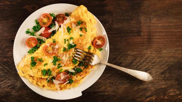Masala omelette recipe is one that can be tried in different variations for a sumptuous breakfast.(Photo: Shutterstock)