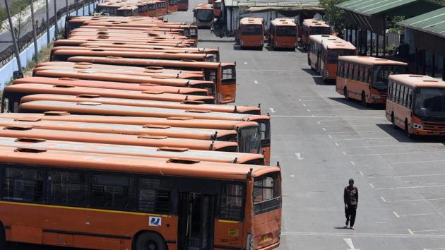 Delhi has a total of 6,487 buses, including DTC and cluster buses.(Vipin Kumar/HT file photo)