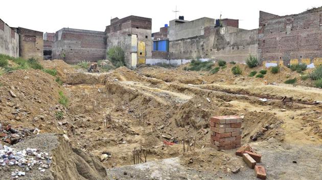 The site for the new building of Government School, Millerganj, in Ludhiana. A three-storey building consisting of 17 classrooms is slated to be constructed here. (Gurpreet Singh/HT) The site for the new building of Government School, Millerganj, in Ludhiana. A three-storey building consisting of 17 classrooms is slated to be constructed here. (Gurpreet Singh/HT)