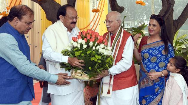 Vice president Venkaiah Naidu presents flower to senior BJP leader Lal Krishan Advani at his Residence in New Delhi. (Sonu Mehta/HT file photo) Vice president Venkaiah Naidu presents flower to senior BJP leader Lal Krishan Advani at his Residence in New Delhi. (Sonu Mehta/HT file photo)