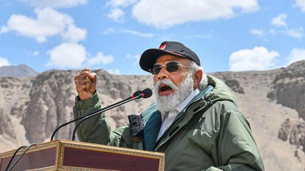 Prime Minister Narendra Modi addresses the Indian troops during his visit to the forward post at Nimu in Ladakh on July 3, 2020.(PTI Photo)