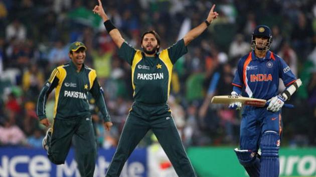 Shahid Afridi celebrates the wicket of Rahul Dravid during the 2009 Champions Trophy.(Getty Images)