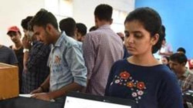 By Saturday evening as many as 2,15,435 paid applications had come through for undergraduate courses, 1,00,198 for postgraduate courses and a total of 12,800 for MPhil and PhD courses at DU. (Raj K Raj/HT file photo) By Saturday evening as many as 2,15,435 paid applications had come through for undergraduate courses, 1,00,198 for postgraduate courses and a total of 12,800 for MPhil and PhD courses at DU. (Raj K Raj/HT file photo)