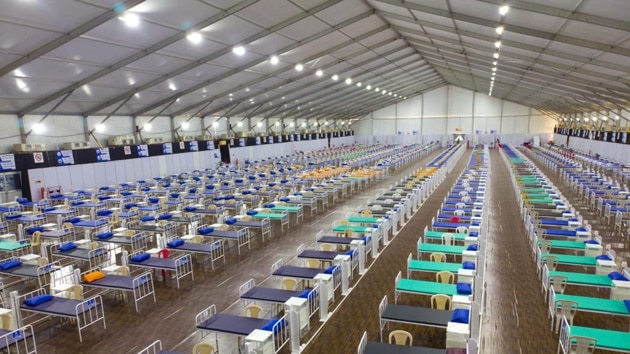 The facility at Mulund is the largest with 1,700 beds for treating Covid-19 patients (https://twitter.com/CMOMaharashtra) The facility at Mulund is the largest with 1,700 beds for treating Covid-19 patients (https://twitter.com/CMOMaharashtra)