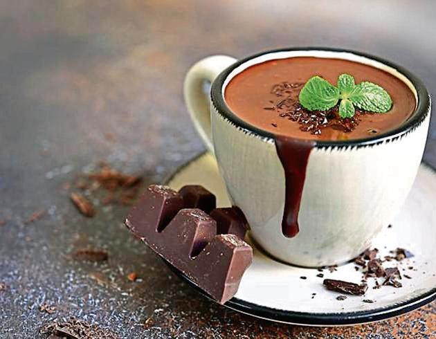 Cinnamon hot chocolate drink for a good night sleep (shutterstock) Cinnamon hot chocolate drink for a good night sleep (shutterstock)