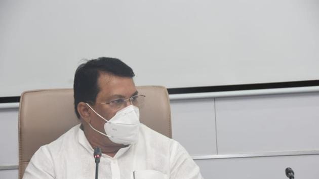 Maharashtra minister for relief and rehabilitation Vijay Wadettiwar . (HT PHOTO) Maharashtra minister for relief and rehabilitation Vijay Wadettiwar . (HT PHOTO)