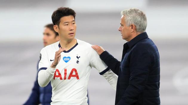 Soccer Football - Premier League - Tottenham Hotspur v Everton - Tottenham Hotspur Stadium, London, Britain - July 6, 2020 Tottenham Hotspur's Son Heung-min with manager Jose Mourinho after the match, as play resumes behind closed doors following the outbreak of the coronavirus disease (COVID-19) Adam Davy/Pool via REUTERS EDITORIAL USE ONLY. No use with unauthorized audio, video, data, fixture lists, club/league logos or "live" services. Online in-match use limited to 75 images, no video emulation. No use in betting, games or single club/league/player publications. Please contact your account representative for further details. (REUTERS) Soccer Football - Premier League - Tottenham Hotspur v Everton - Tottenham Hotspur Stadium, London, Britain - July 6, 2020 Tottenham Hotspur's Son Heung-min with manager Jose Mourinho after the match, as play resumes behind closed doors following the outbreak of the coronavirus disease (COVID-19) Adam Davy/Pool via REUTERS EDITORIAL USE ONLY. No use with unauthorized audio, video, data, fixture lists, club/league logos or "live" services. Online in-match use limited to 75 images, no video emulation. No use in betting, games or single club/league/player publications. Please contact your account representative for further details. (REUTERS)