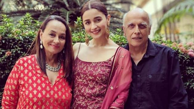 Soni Razdan with Alia Bhatt and Mahesh Bhatt.