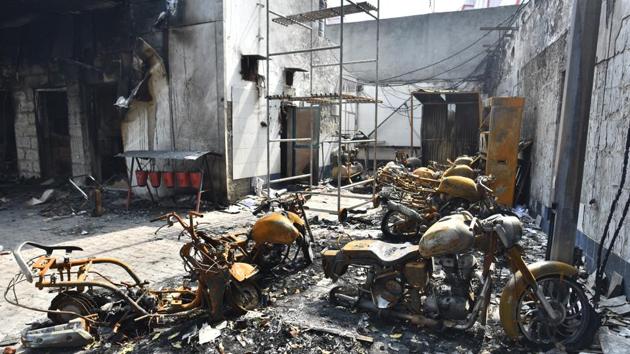 Gulista’s statement is a part of the charge sheet Delhi police have filed in the murder case of Akbari Begum, who died of asphyxiation and also had 72% burn injuries. (Sanchit Khanna/HT PHOTO) Gulista’s statement is a part of the charge sheet Delhi police have filed in the murder case of Akbari Begum, who died of asphyxiation and also had 72% burn injuries. (Sanchit Khanna/HT PHOTO)