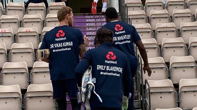 England players honour NHS.(ECB)