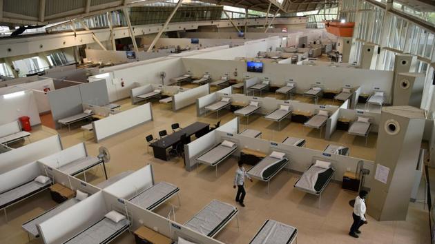 Sufficient beds were available at the district civil hospital and IGM Hospital in Bhiwandi, apart from other government-run hospitals in the district, district health officer Manish Renge said. (Bachchan Kumar/HT file photo. Representative image) Sufficient beds were available at the district civil hospital and IGM Hospital in Bhiwandi, apart from other government-run hospitals in the district, district health officer Manish Renge said. (Bachchan Kumar/HT file photo. Representative image)