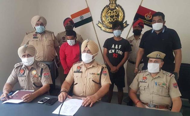 Additional deputy commissioner of police (ADCP, City 2) Jaskiranjit Singh Teja giving details of the arrests in Ludhiana on Saturday. (HT Photo) Additional deputy commissioner of police (ADCP, City 2) Jaskiranjit Singh Teja giving details of the arrests in Ludhiana on Saturday. (HT Photo)