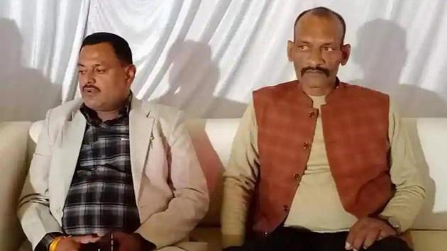 The Juhu unit laid a trap at Kolshet Road, Thane and nabbed accused Arvind Ramvilas Trivedi and his driver on Saturday.(ANI PHOTO.) The Juhu unit laid a trap at Kolshet Road, Thane and nabbed accused Arvind Ramvilas Trivedi and his driver on Saturday.(ANI PHOTO.)