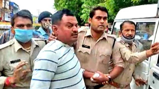 Cop who was in car transporting Vikas Dubey from Ujjain tests positive ...