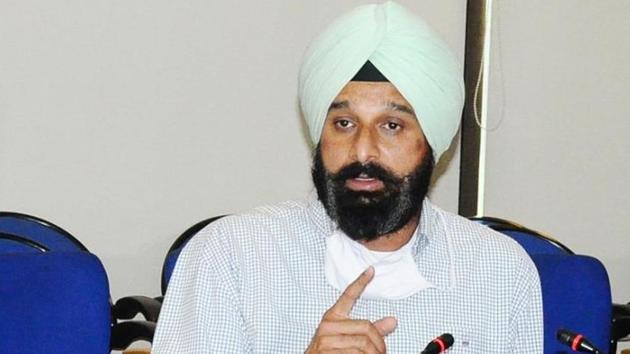 Former minister and SAD leader Bikram Singh Majithia.(Twitter) Former minister and SAD leader Bikram Singh Majithia.(Twitter)