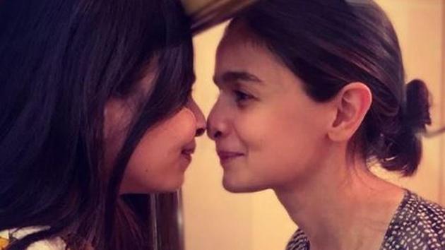 Alia Bhatt poses with her sister Shaheen.